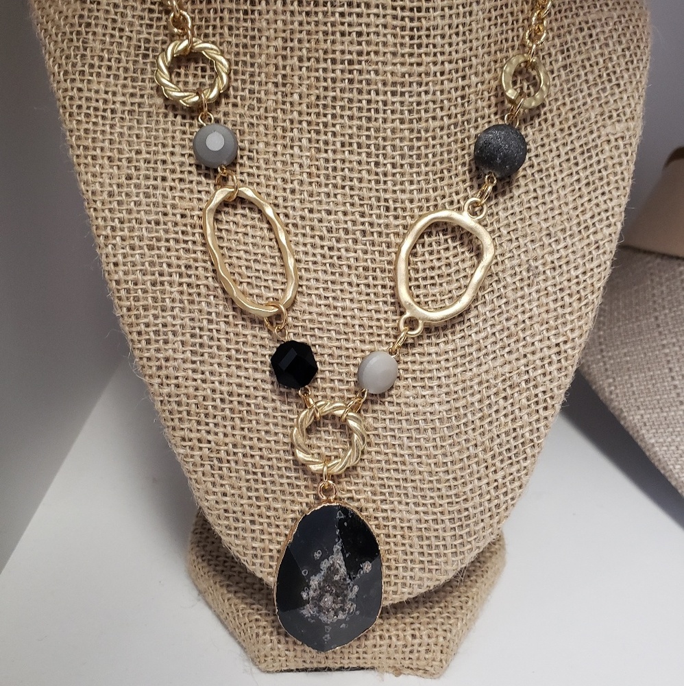 Black stone and gold link necklace